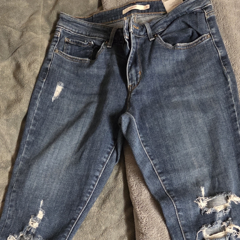 Levi's Women's Distressed Blue Skinny Jeans